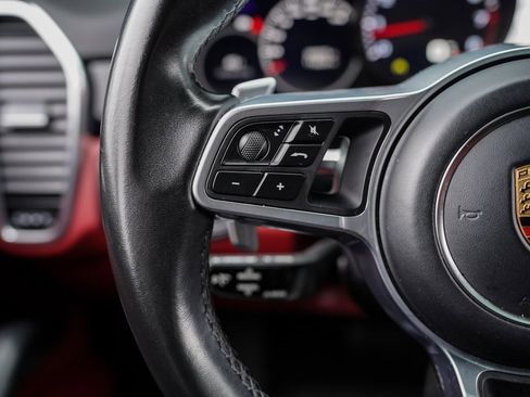 Used 2020 Porsche Cayenne image 27