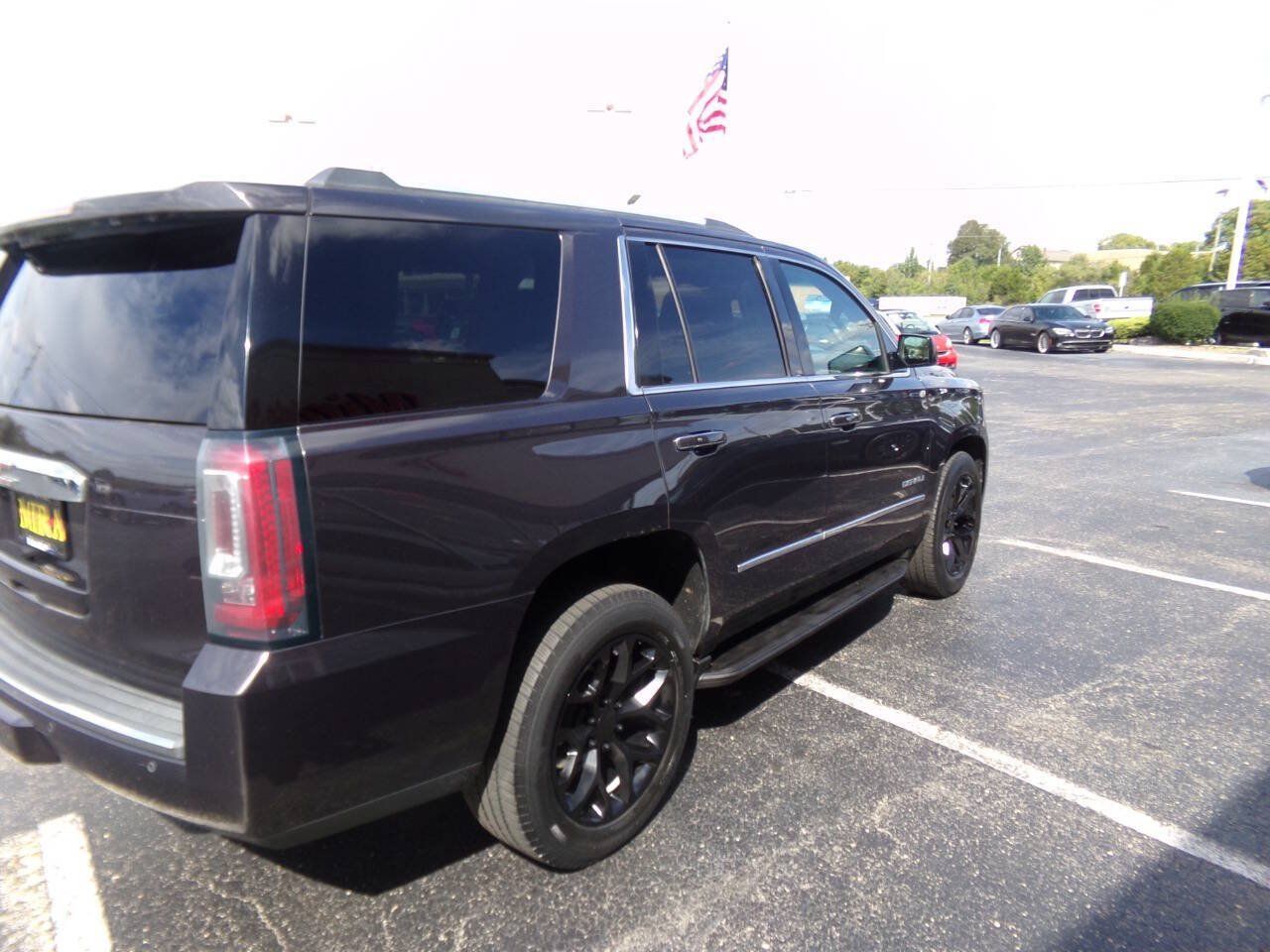 Used 2015 GMC Yukon Denali w/ Touring Package AWD/4WD image 46