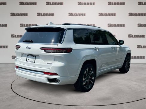 Used 2022 Jeep Grand Cherokee L Overland w/ Advanced Protech Group III AWD/4WD image 5