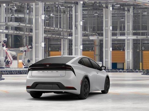 New 2026 Toyota Prius LE FWD image 31