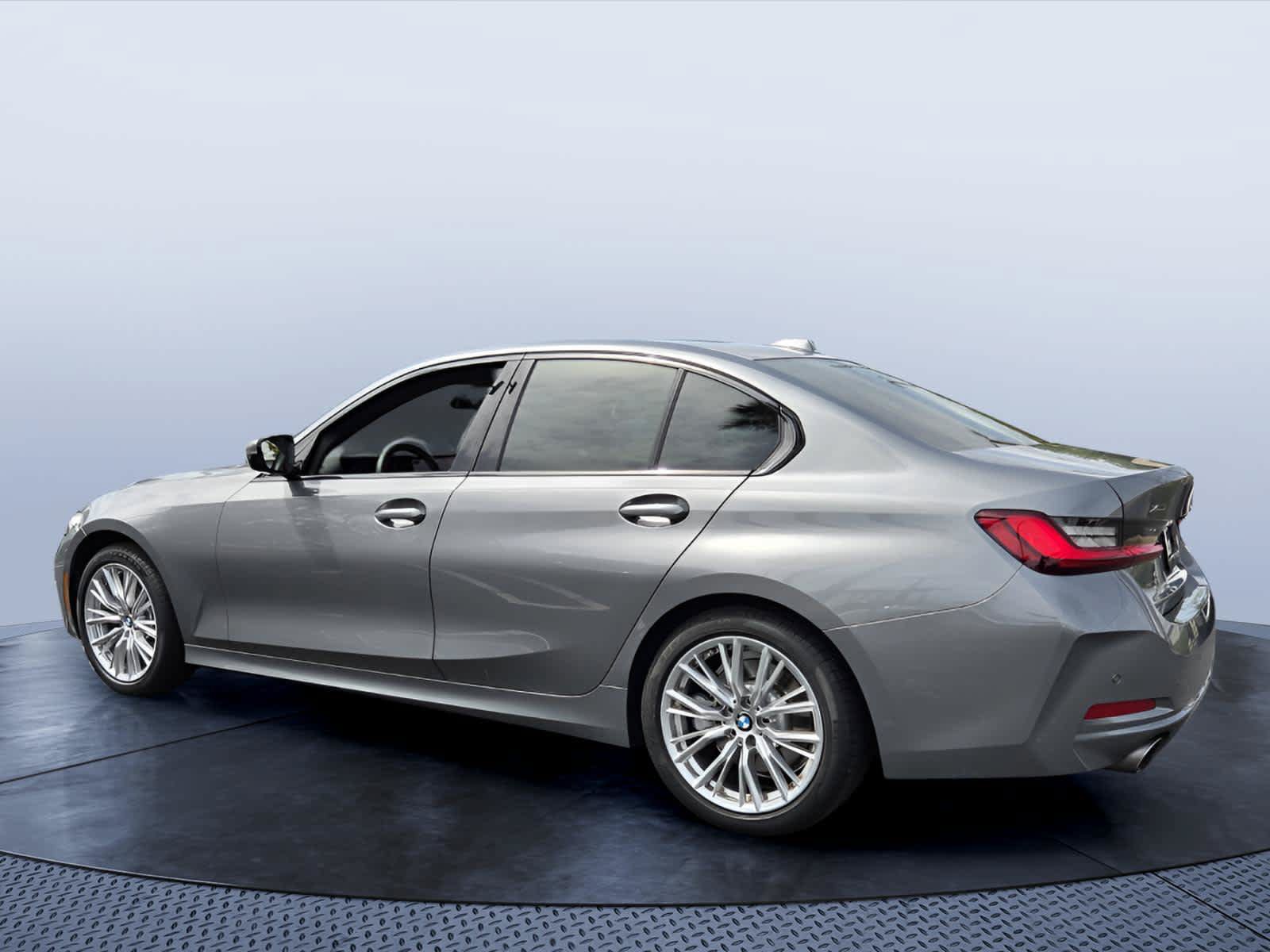 Used 2023 BMW 330i xDrive Sedan w/ Premium Package AWD/4WD image 4