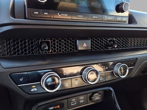 Used 2025 Honda CR-V EX image 7