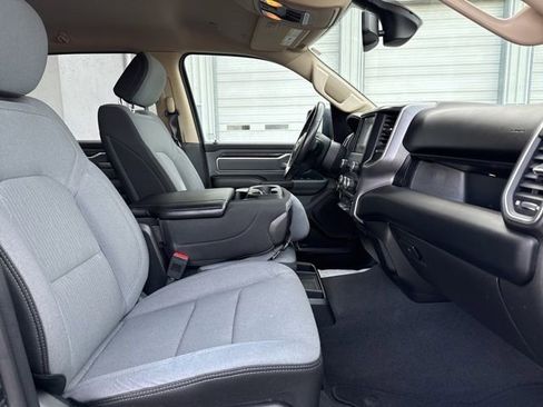 Used 2019 RAM 1500 Big Horn AWD/4WD image 11