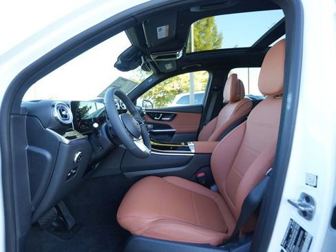 Used 2026 Mercedes-Benz GLC 300 4MATIC image 34