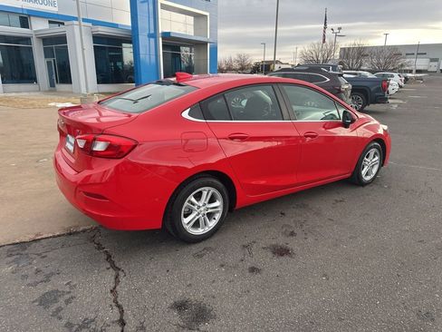 Used 2018 Chevrolet Cruze LT w/ LT Fleet Convenience Package image 32