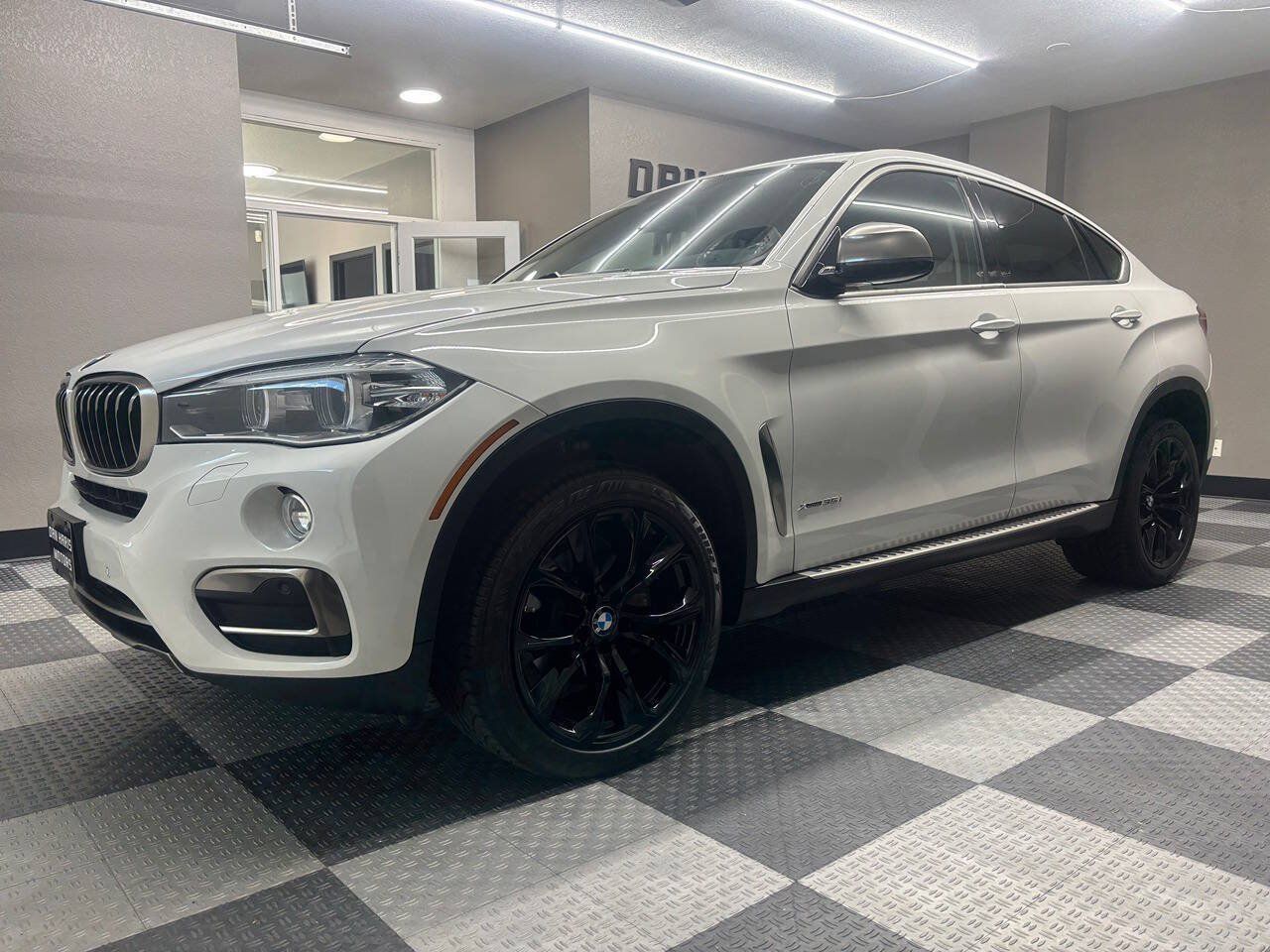 Used 2015 BMW X6 xDrive35i AWD/4WD image 2
