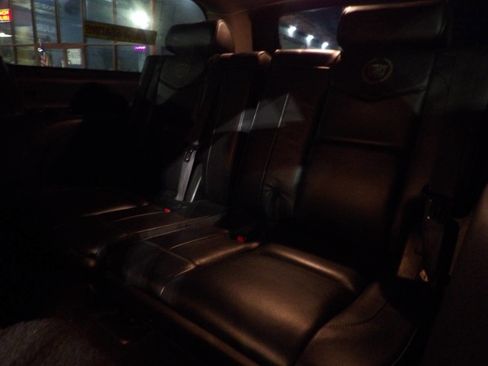 Used 2013 Cadillac Escalade ESV Platinum image 12