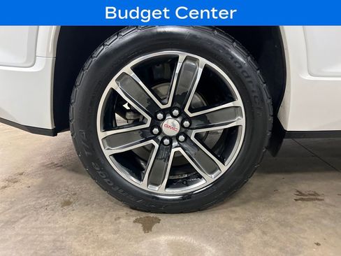 Used 2018 GMC Acadia Denali image 9