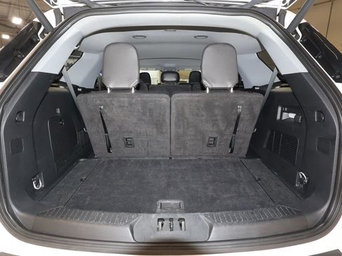 Used 2023 Ford Explorer XLT w/ Equipment Group 202A image 24