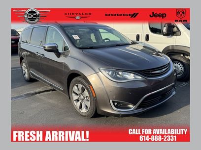 Used 2018 Chrysler Pacifica Limited w/ Advanced Safetytec Group