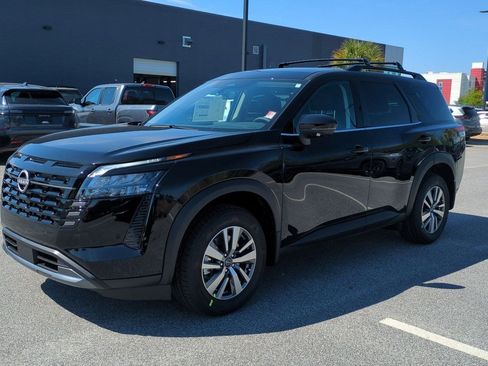 New 2026 Nissan Pathfinder SL FWD image 8