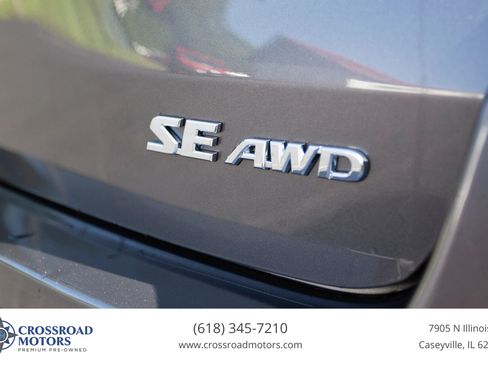 Used 2019 Toyota Highlander SE AWD/4WD image 15