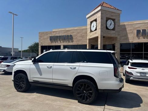 Used 2021 Cadillac Escalade Sport Platinum w/ LPO, ONYX Package AWD/4WD image 3