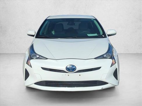 Used 2018 Toyota Prius Two image 2