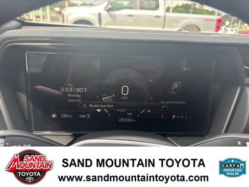 Used 2025 GMC Terrain Elevation w/ Technology Package II AWD/4WD image 17