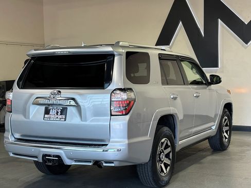 Used 2015 Toyota 4Runner Limited AWD/4WD image 4
