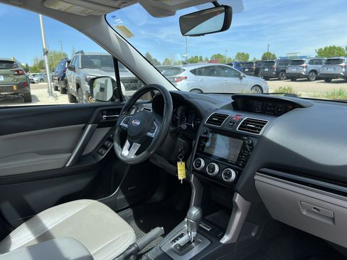 Used 2017 Subaru Forester 2.5i Limited AWD/4WD image 16