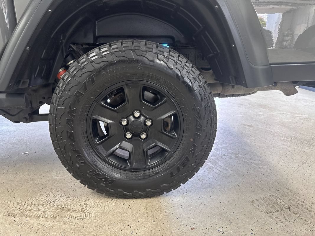 Used 2021 Jeep Gladiator Mojave w/ LED Lighting Group AWD/4WD image 35