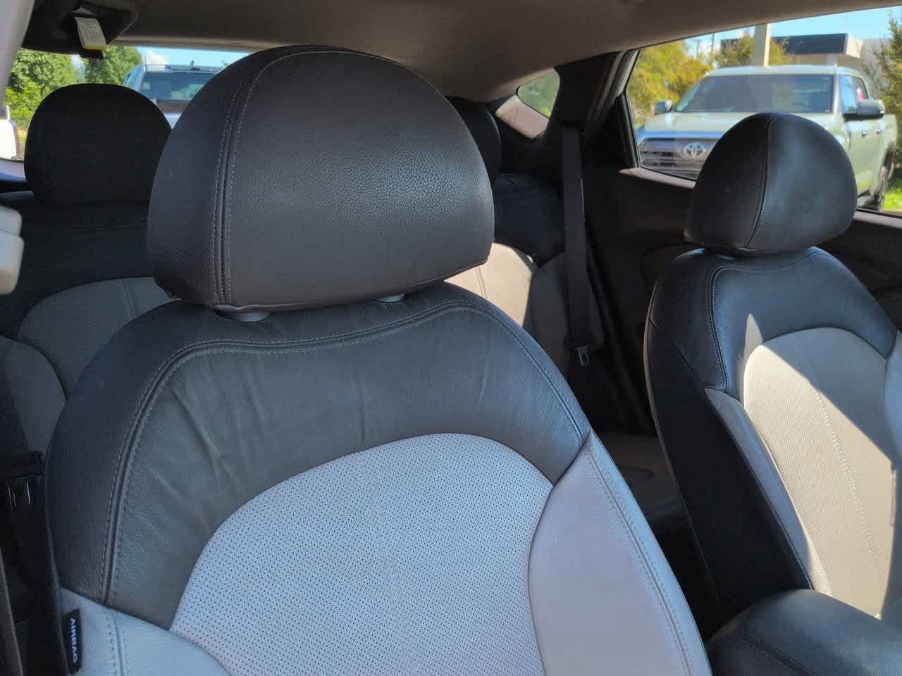 Used 2011 Hyundai Tucson Limited FWD image 7