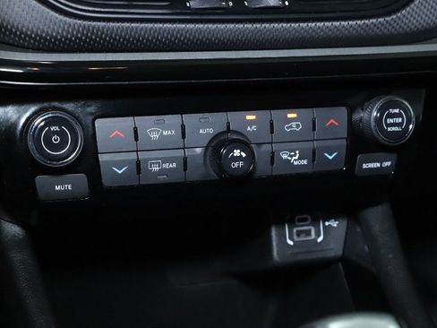 Used 2025 Jeep Compass Trailhawk AWD/4WD image 26