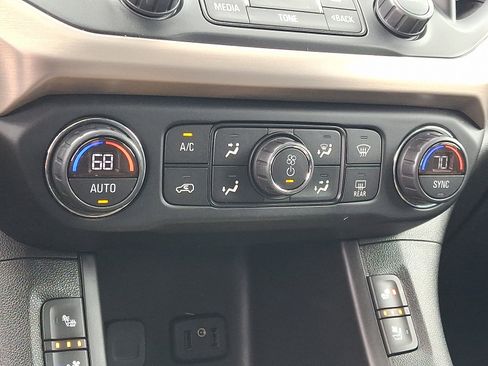 Used 2019 GMC Acadia Denali w/ Technology Package AWD/4WD image 18