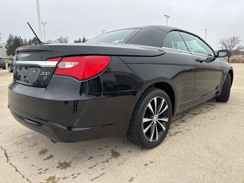 Used 2011 Chrysler 200 S image 3