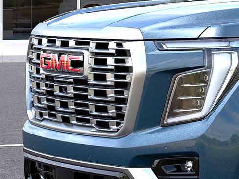 New 2026 GMC Yukon Denali w/ Sun & Power Step Package image 13