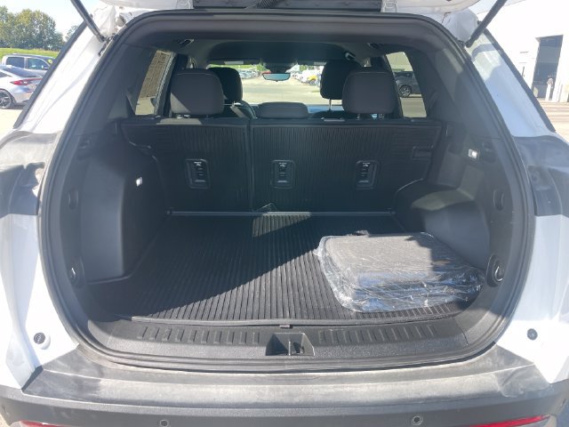 Used 2025 Chevrolet Equinox LT w/ Safety and Technology Package FWD image 32
