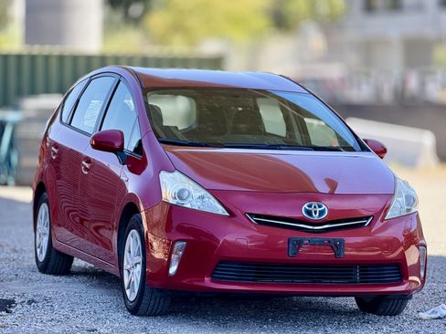 Used 2013 Toyota Prius V Two FWD image 3