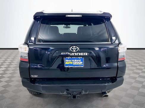 Used 2017 Toyota 4Runner SR5 Premium image 6