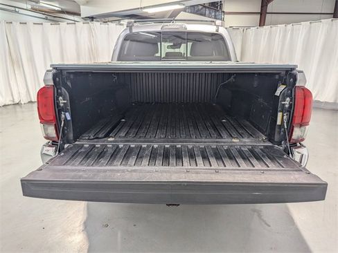 Used 2020 Toyota Tacoma SR5 image 24