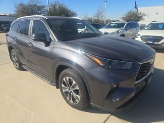 Used 2023 Toyota Highlander XLE video 1