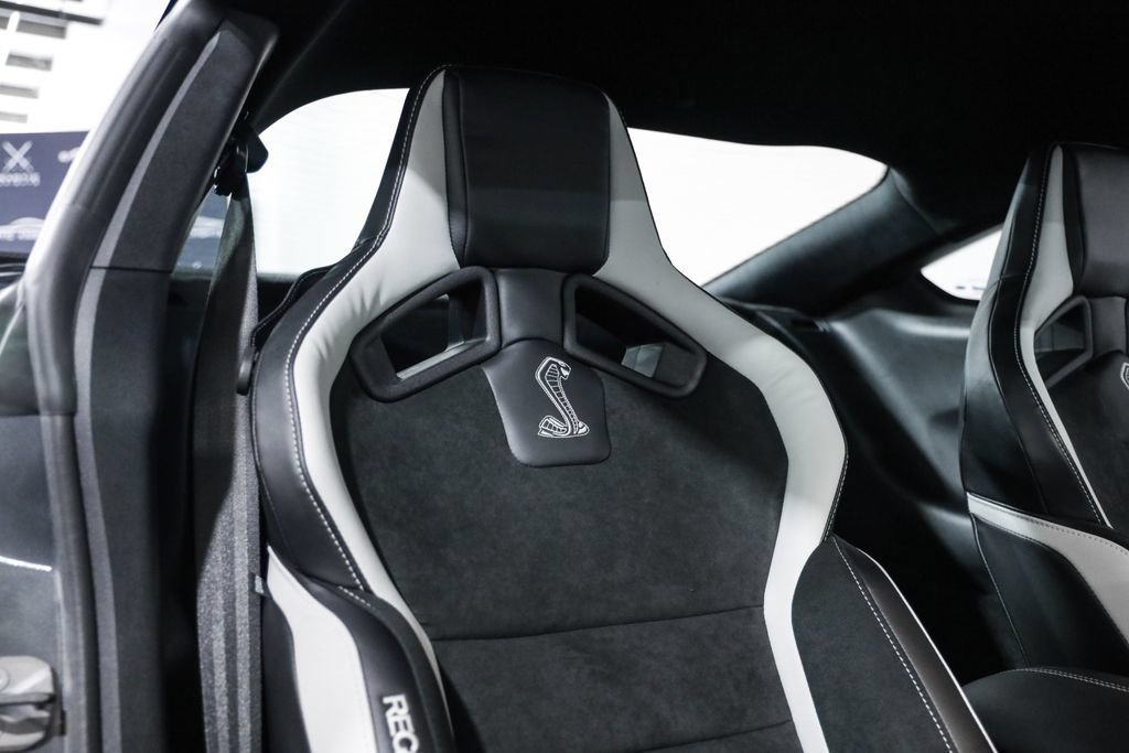 Used 2022 Ford Mustang Shelby GT500 w/ Carbon Fiber Track Pack RWD image 34