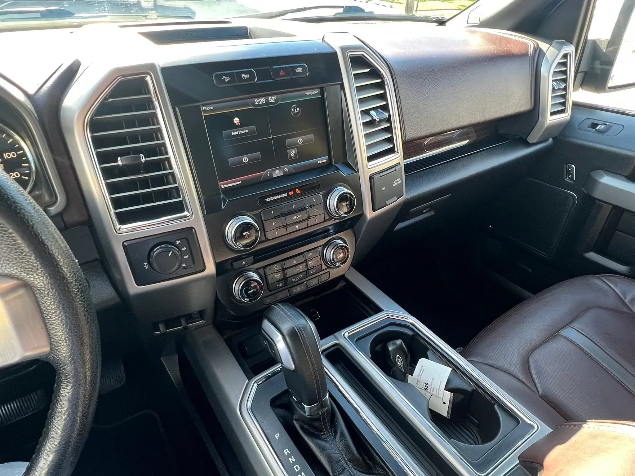Used 2015 Ford F150 Platinum w/ Equipment Group 701A Luxury AWD/4WD image 20