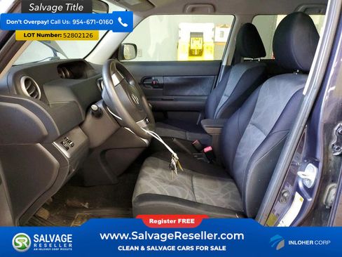 Used 2012 Scion xB FWD image 9