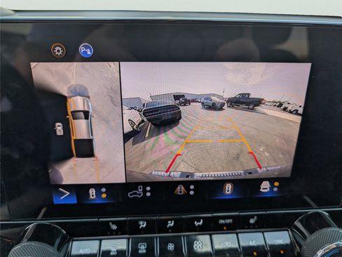 Used 2024 Chevrolet Colorado LT w/ LT Convenience Package III RWD image 14