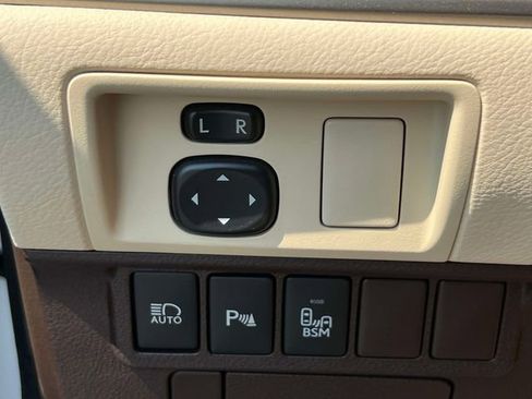 Used 2017 Lexus ES 350 w/ Luxury Package FWD image 26