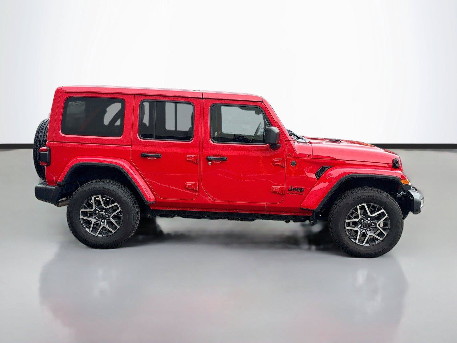 Certified 2025 Jeep Wrangler Unlimited Sahara AWD/4WD image 17