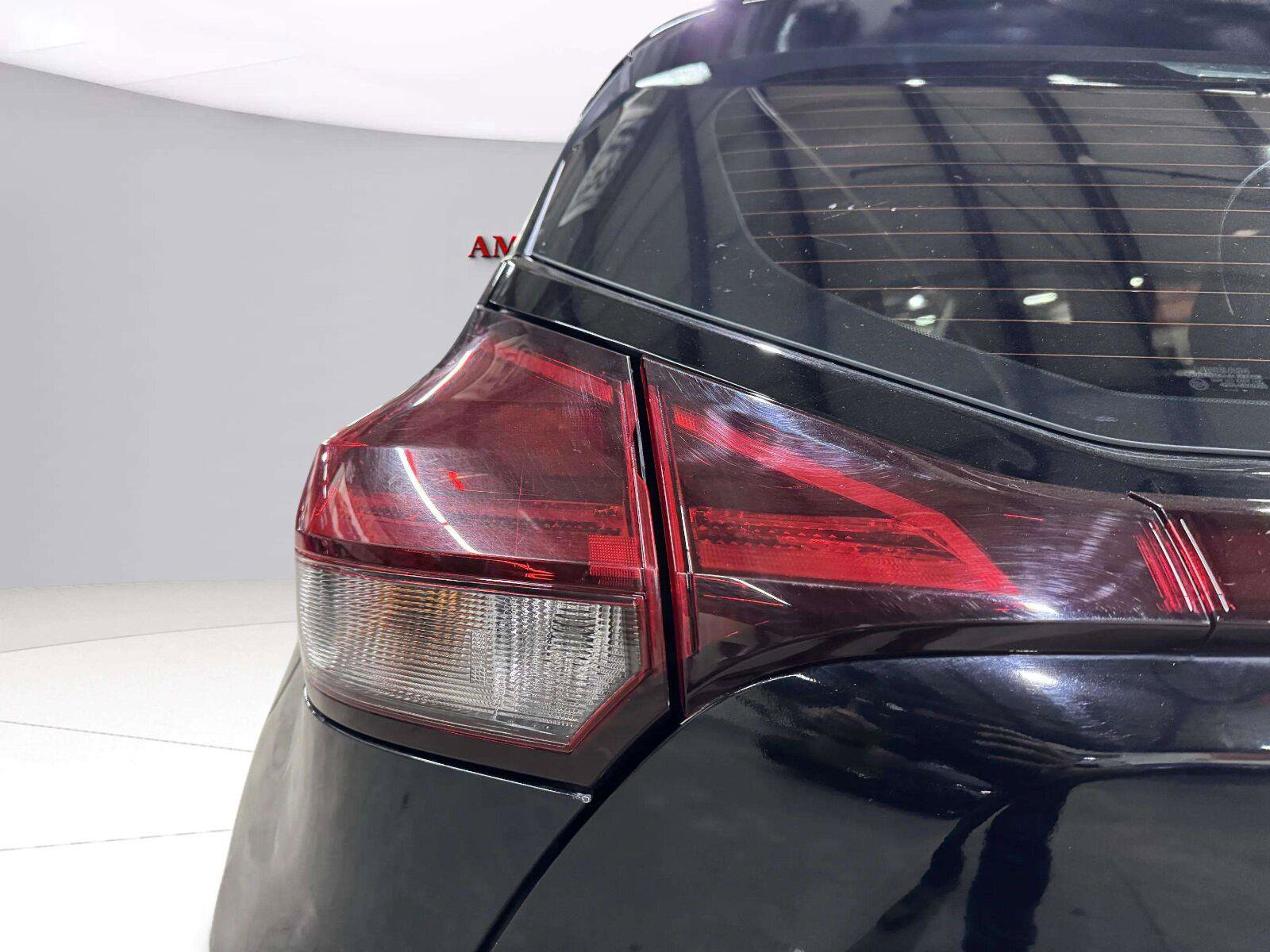 Used 2021 Nissan Kicks SV FWD image 13