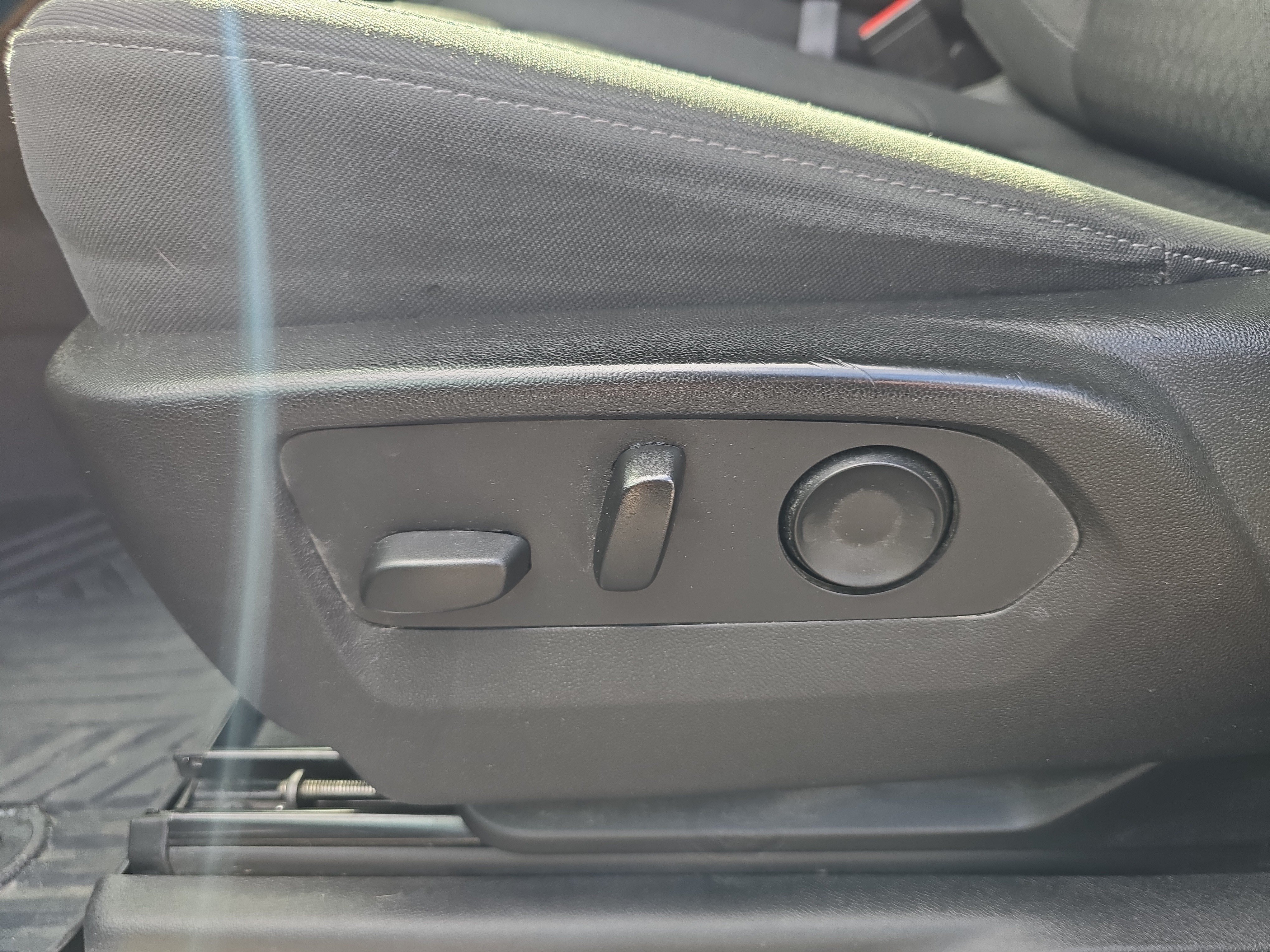 Used 2022 Chevrolet Silverado 1500 RST AWD/4WD image 21