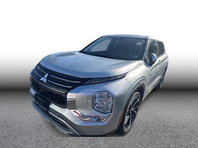Used 2025 Mitsubishi Outlander 4WD Plug-In Hybrid