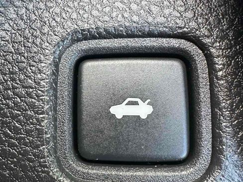 Used 2019 Honda Accord LX image 23