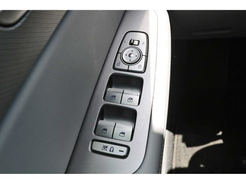 Used 2025 Hyundai Palisade SEL FWD image 21
