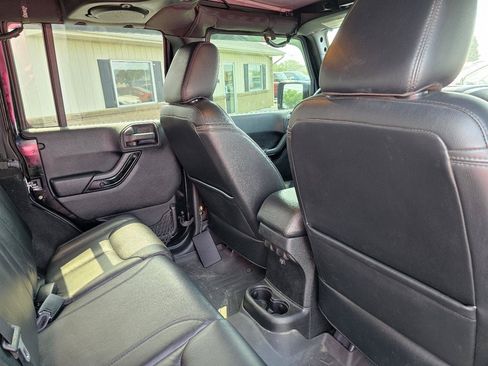 Used 2014 Jeep Wrangler Unlimited Sahara AWD/4WD image 23