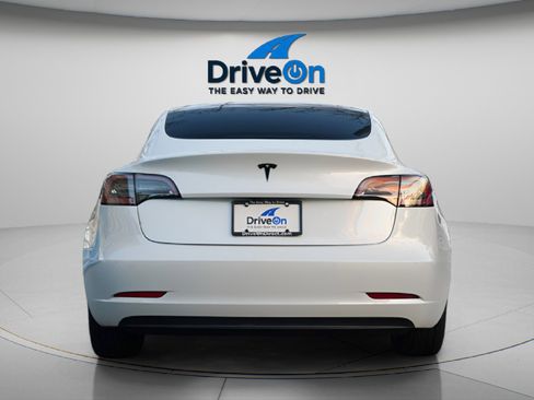 Used 2021 Tesla Model 3 Standard Range Plus image 8