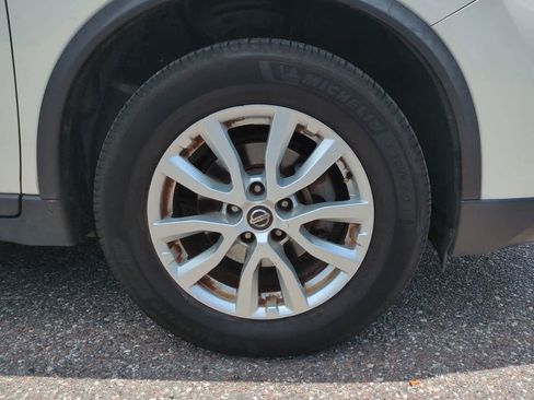 Used 2018 Nissan Rogue SV FWD image 11