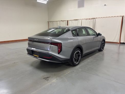 Used 2025 Kia K4 EX FWD image 8