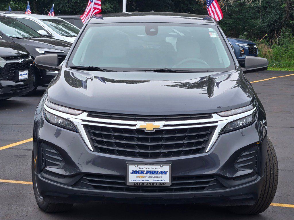 Certified 2022 Chevrolet Equinox LS w/ LS Convenience Package FWD image 4