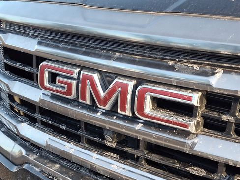 Used 2023 GMC Terrain AT4 w/ Infotainment Package II image 8