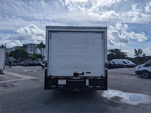 Used 2017 Ford E-350 and Econoline 350 Super Duty image 10